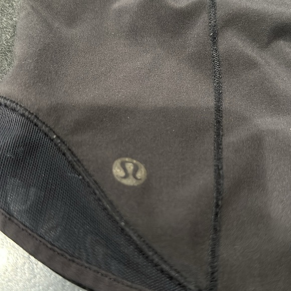 (6271) LULULEMON Hotty Hot Short 4" Sz 10 **LOVED *logo faded - Picture 8 of 8